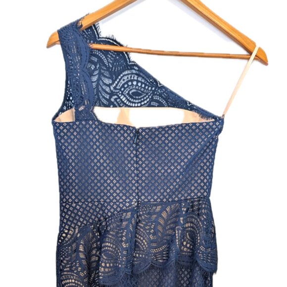 BCBGMaxAzria | Alisha Lace One Shoulder Asymmetrical Dress in Navy | Size 2 - Picture 9 of 14